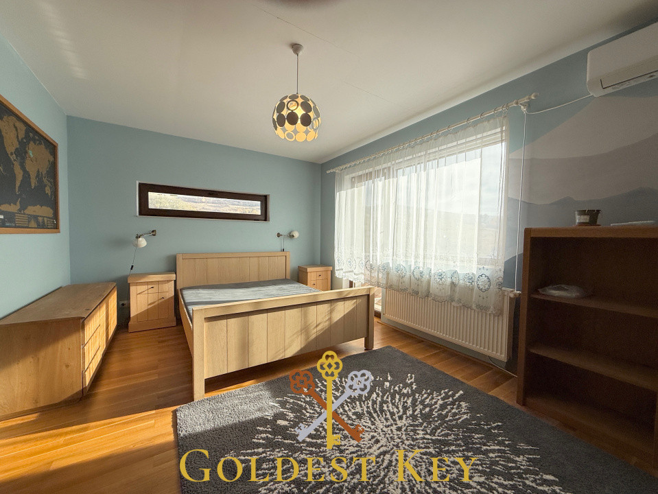 Duplex cu 4 camere, 2 băi, locuri de parcare și panouri fotovoltaice