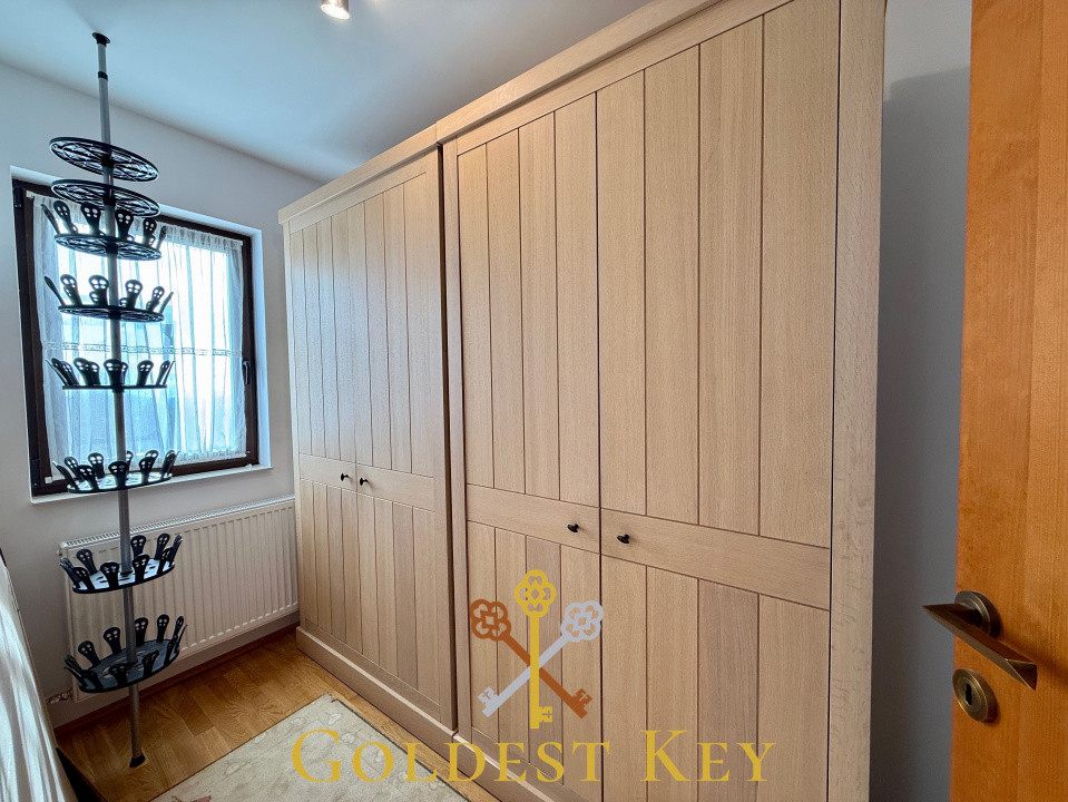 Duplex cu 4 camere, 2 băi, locuri de parcare și panouri fotovoltaice