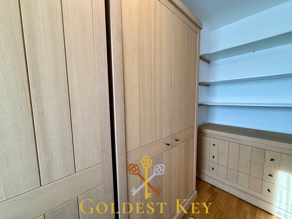 Duplex cu 4 camere, 2 băi, locuri de parcare și panouri fotovoltaice