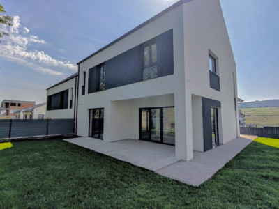 Duplex lângă pădure! 5 camere și o curte amenajată! Cluj Iris