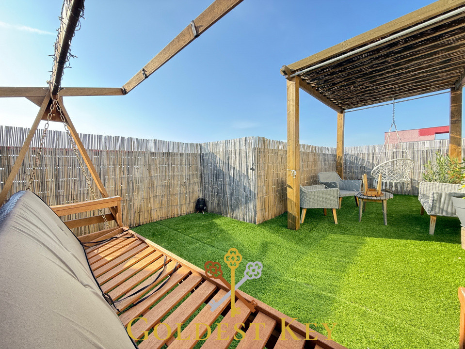 Apartament de tip penthouse cu 3 camere și terasă de 59 mp + 2 parcări 