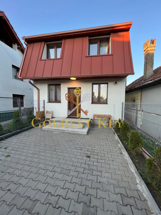 Casă cu 3 camere complet mobilată și utilată 