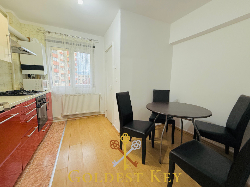 Apartament cu 2 camere decomandat, balcon închis și parcare 