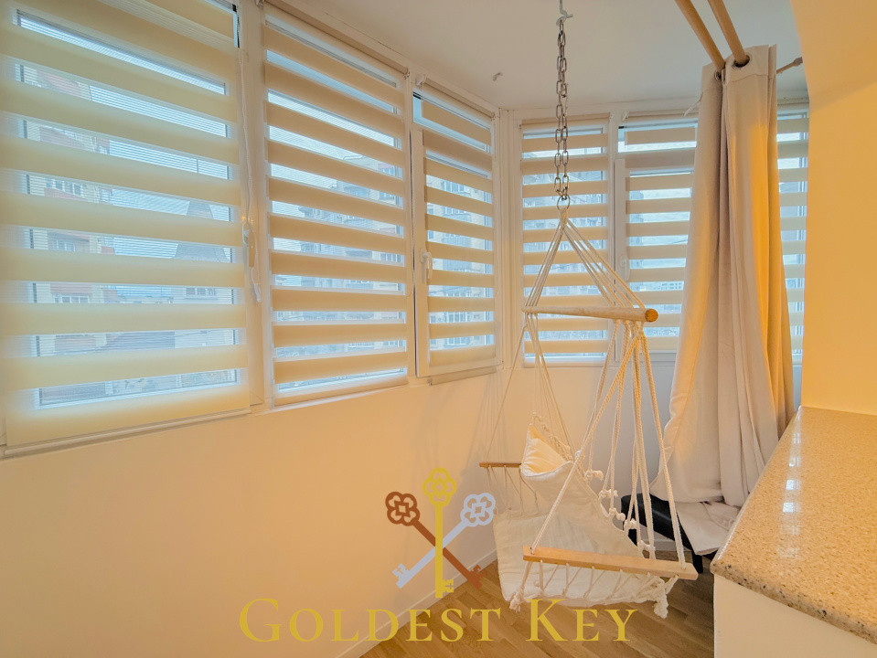 Apartament cu 2 camere decomandat, balcon închis și parcare 