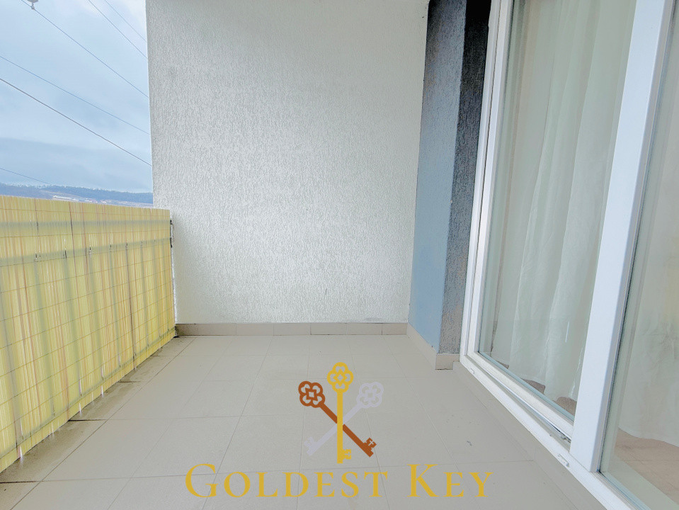 Apartament cu 2 camere, balcon și parcare exterioară 