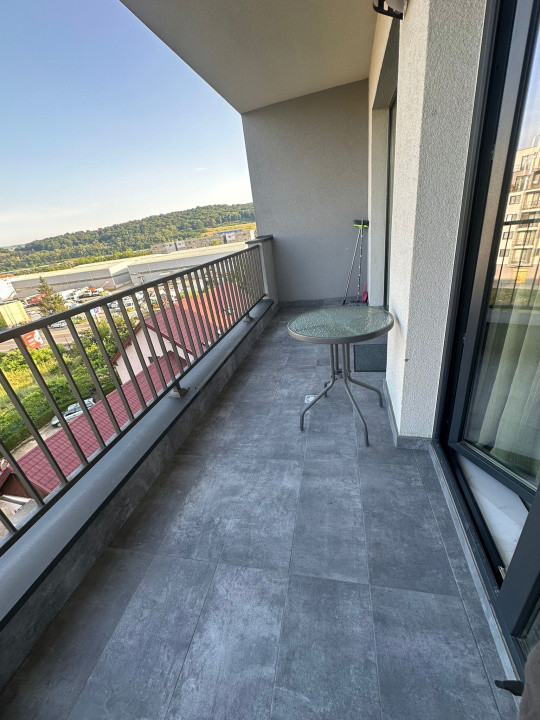 Apartament modern cu 2 camere, balcon și parcare subterană 