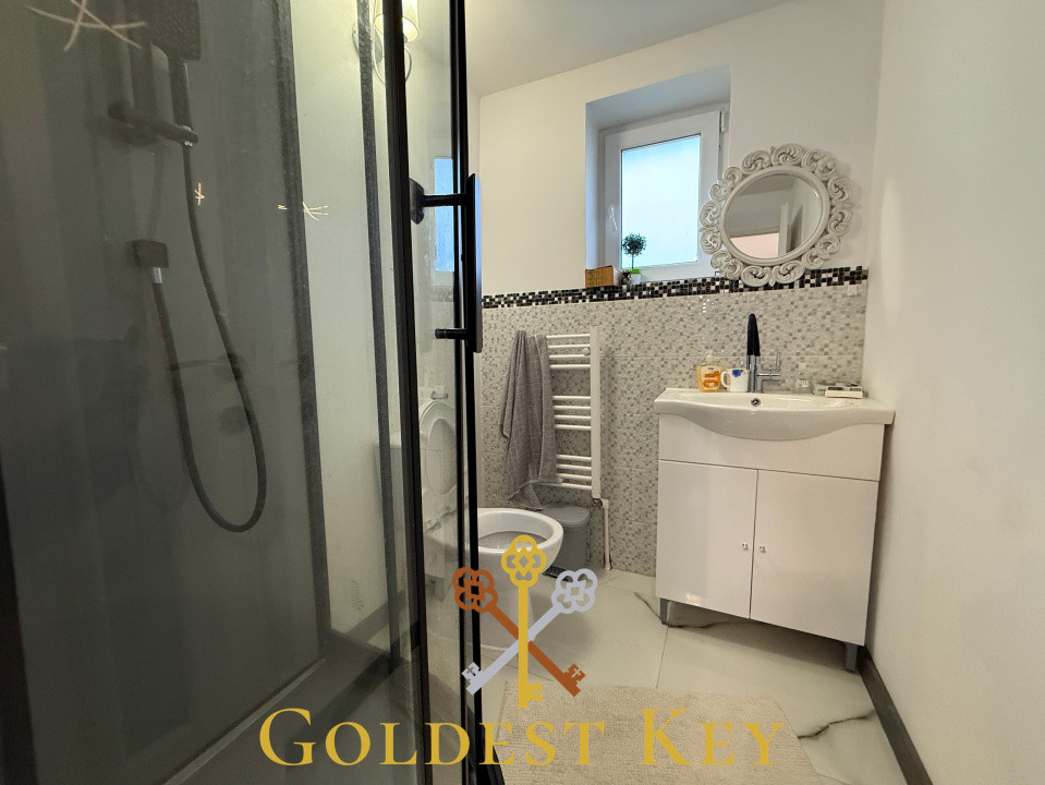 Casă cu 3 camere, 2 parcări - Gruia 