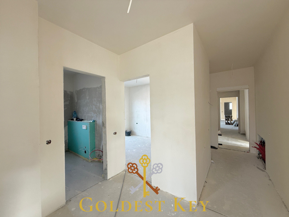 Apartament de tip penthouse cu 3 camere, terasă, boxă și parcare