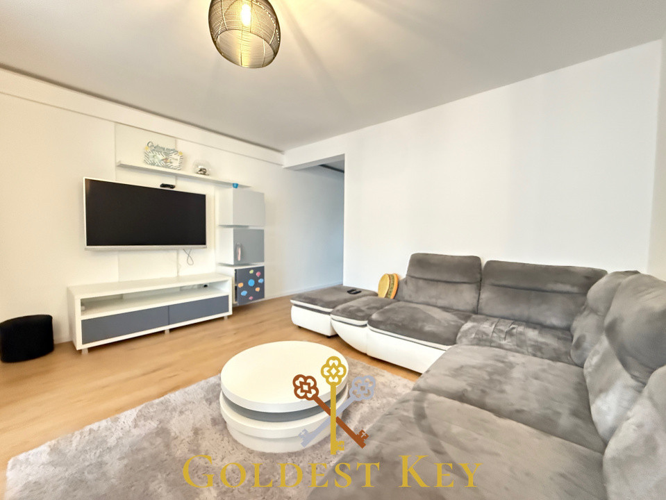 Casa tip duplex cu 4 camere, curte, beci, 2 locuri de parcare 