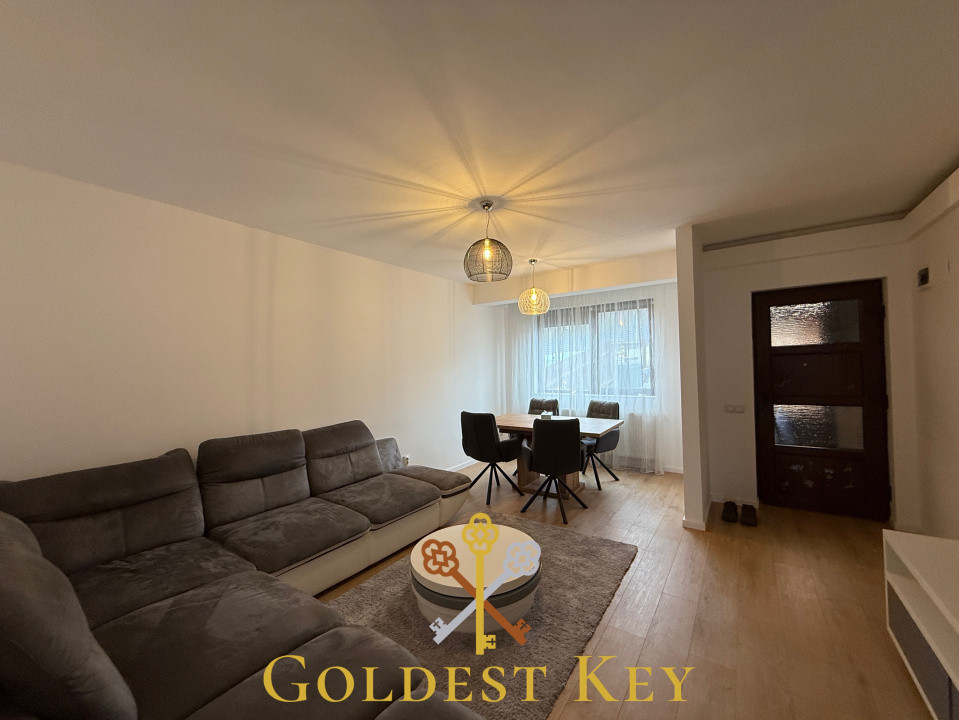 Casa tip duplex cu 4 camere, curte, beci, 2 locuri de parcare 