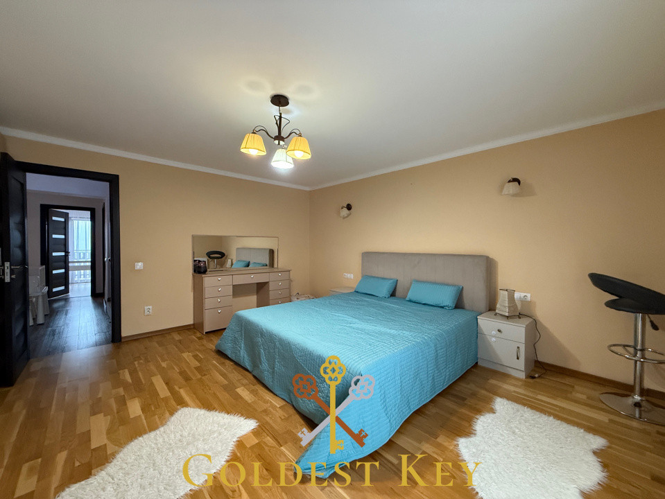 Casa tip duplex cu 4 camere, curte, beci, 2 locuri de parcare 