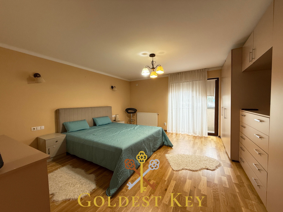 Casa tip duplex cu 4 camere, curte, beci, 2 locuri de parcare 