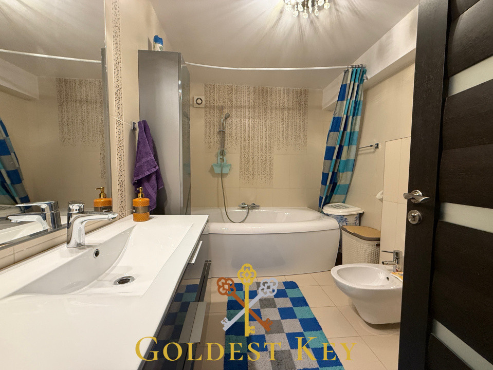 Casa tip duplex cu 4 camere, curte, beci, 2 locuri de parcare 