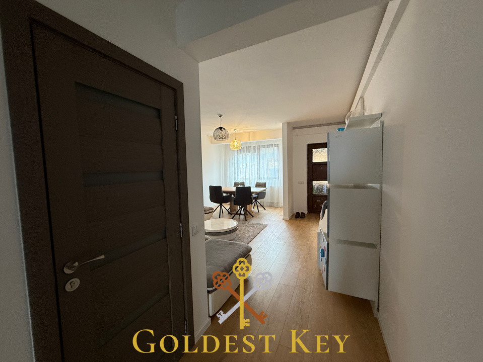 Casa tip duplex cu 4 camere, curte, beci, 2 locuri de parcare 