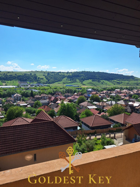 Apartament cu 2 camere, balcon și parcare exterioară 