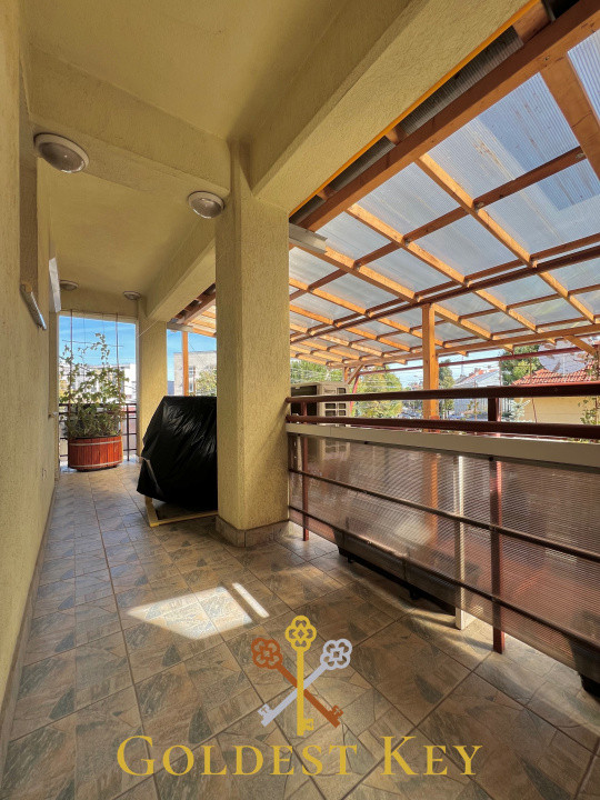 În centrul orașului! Apartament cu 4 camere și 2 terase! 80 mp utili 