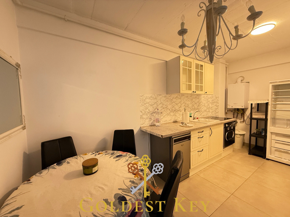 Apartament cu 2 camere, bucatarie separata și garaj subteran 