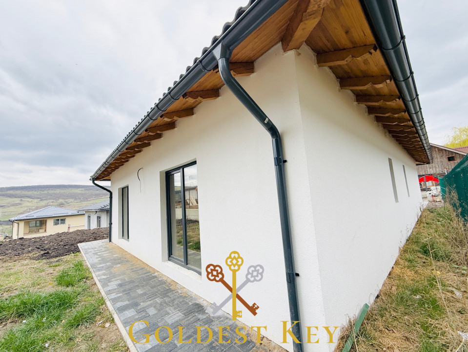 Casa individuală pe un singur nivel cu 4 camere cu CF 