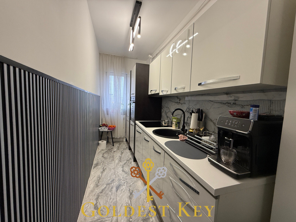 Apartament cu 3 camere, balcon și garaje Calea Baciului zona Petrom