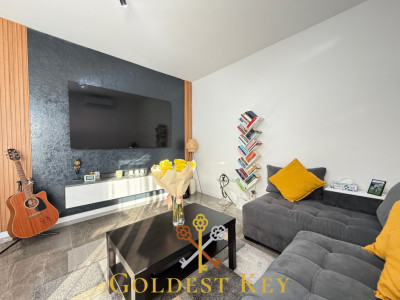 Apartament generos cu 2 camere, balcon, debara și parcare 