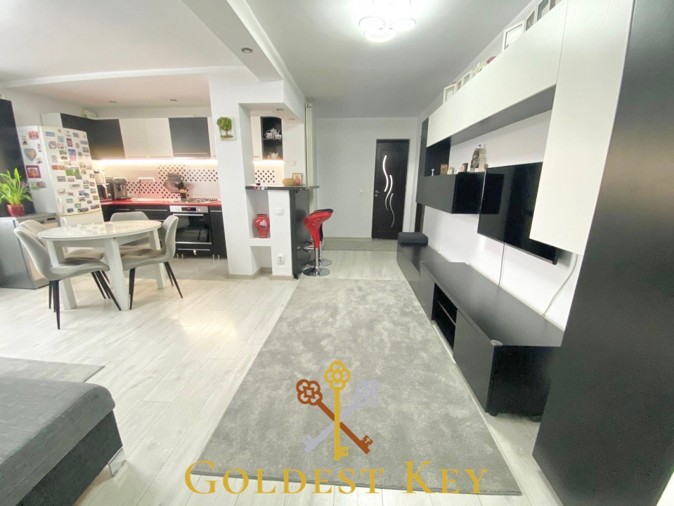 Apartament cu 3 camere, balcon in Baciu, bloc 2008