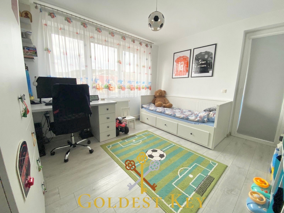 Apartament cu 3 camere, balcon in Baciu, bloc 2008