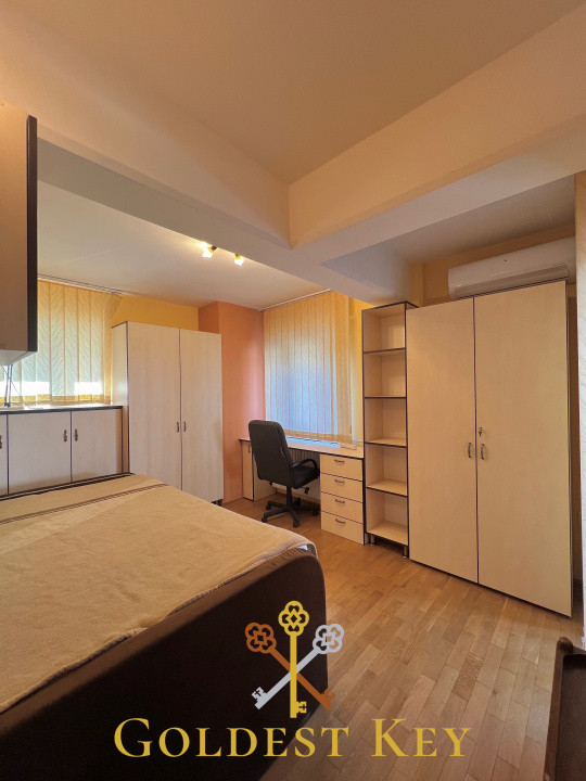 În centrul orașului! Apartament cu 4 camere și 2 terase! 80 mp utili 