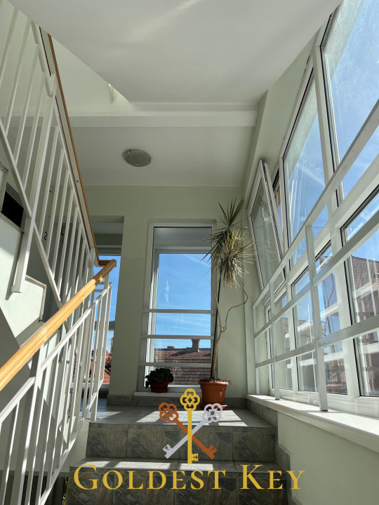 În centrul orașului! Apartament cu 4 camere și 2 terase! 80 mp utili 