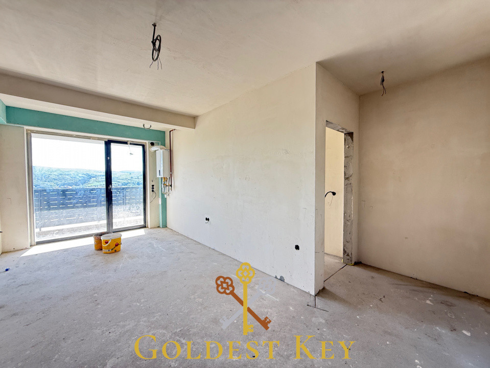 Apartament cu 3 camere și balcon generos