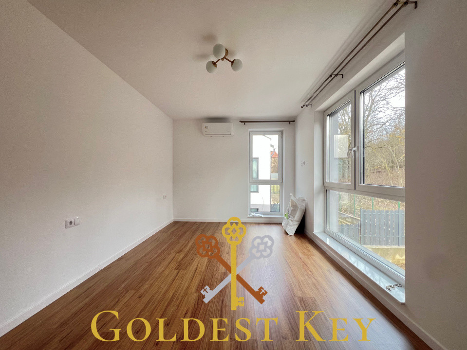La prima închiriere! Duplex modern cu 5 camere! Curte individuală Iris