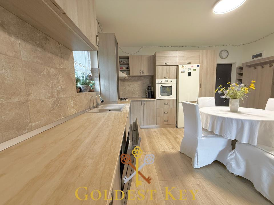 Apartament cu 3 camere, terasă, grădină, curte privată 
