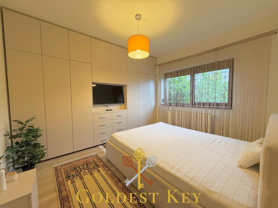 Apartament cu 3 camere, terasă, grădină, curte privată 