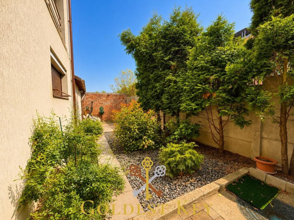 Apartament cu 3 camere, terasă, grădină, curte privată 
