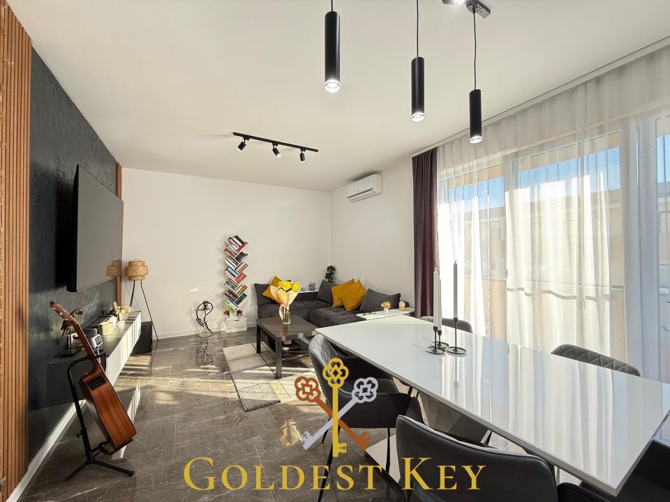 Apartament generos cu 2 camere, balcon, debara și parcare 