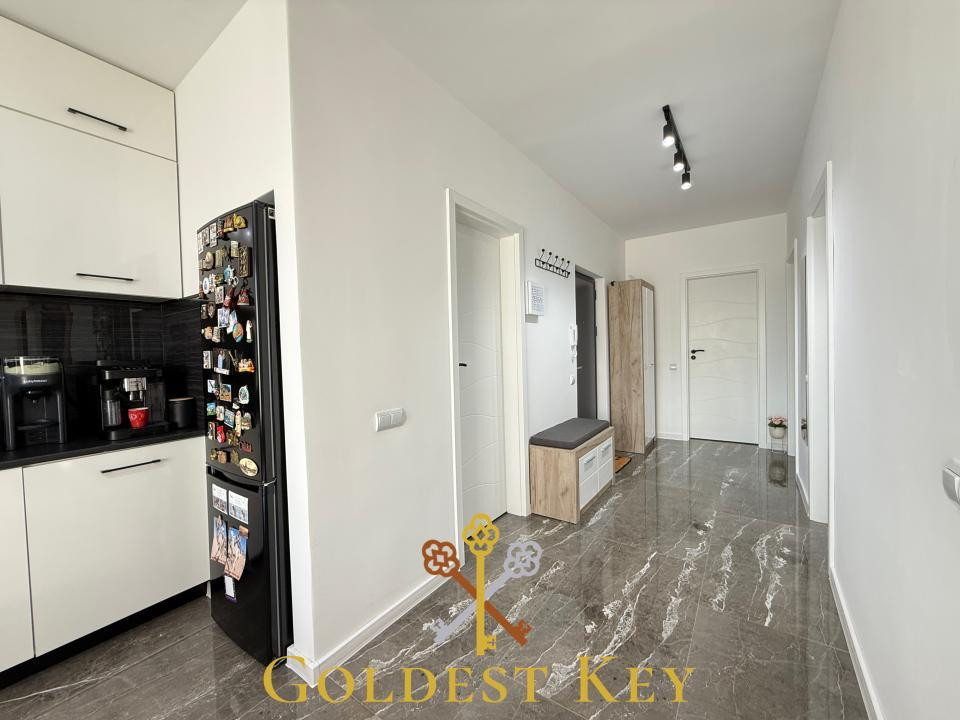Apartament generos cu 2 camere, balcon, debara și parcare 