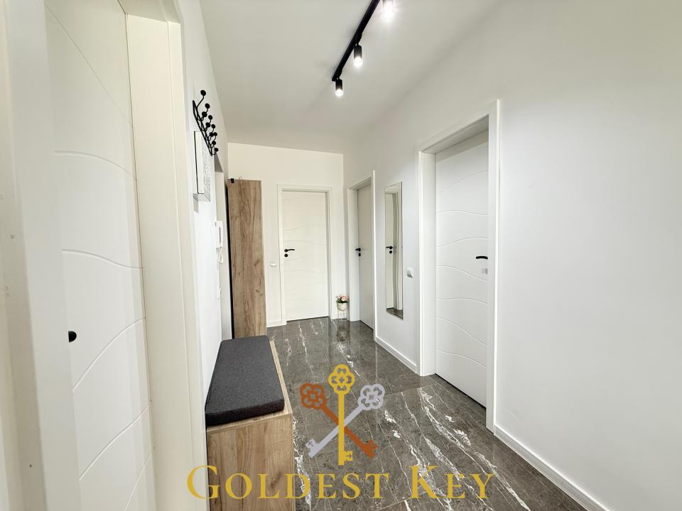 Apartament generos cu 2 camere, balcon, debara și parcare 