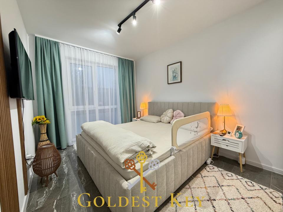 Apartament generos cu 2 camere, balcon, debara și parcare 