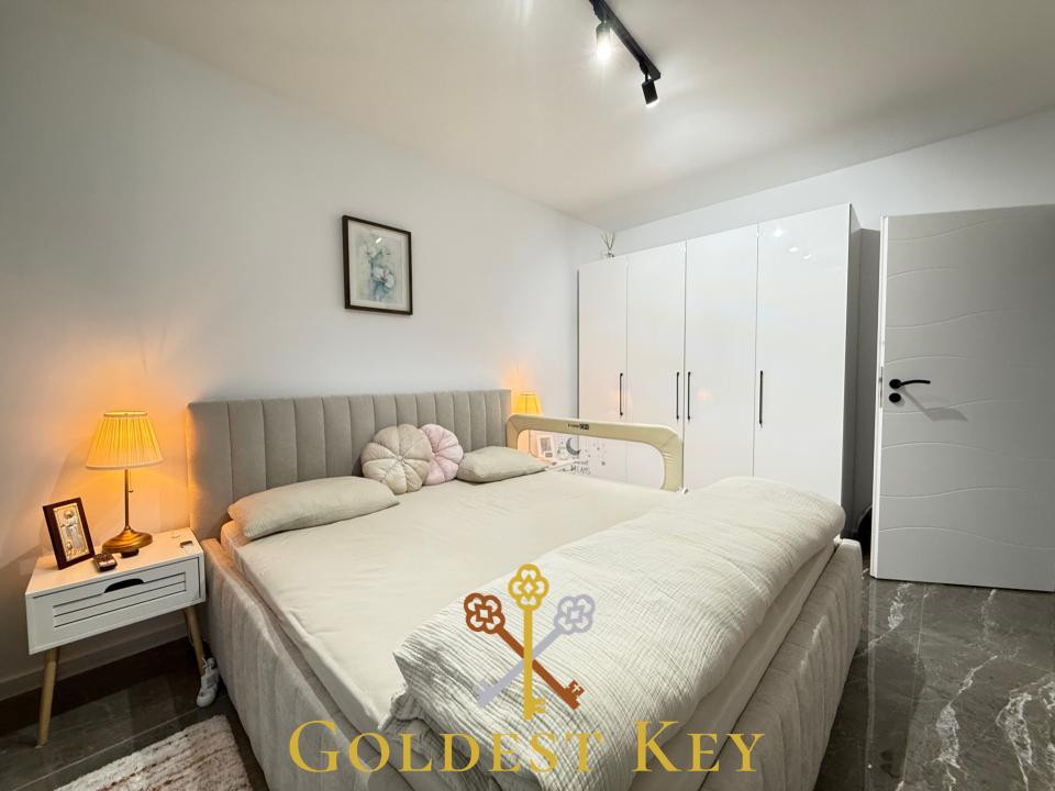 Apartament generos cu 2 camere, balcon, debara și parcare 