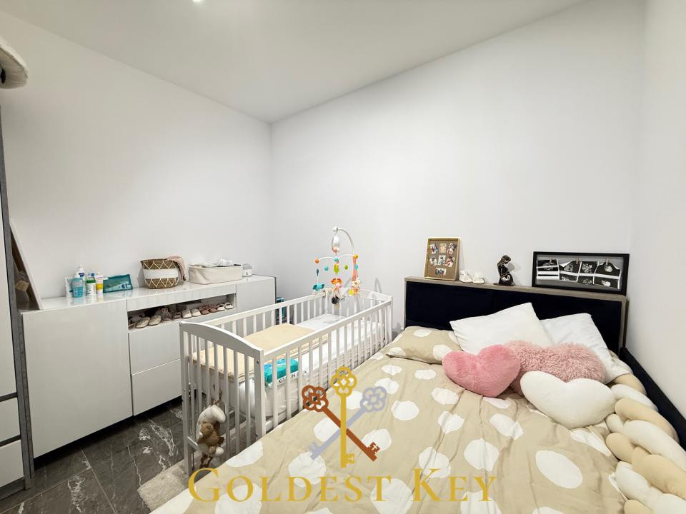 Apartament generos cu 2 camere, balcon, debara și parcare 