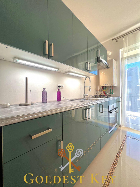 Apartament modern cu 2 camere semidecomandate, balcon și parcare! 
