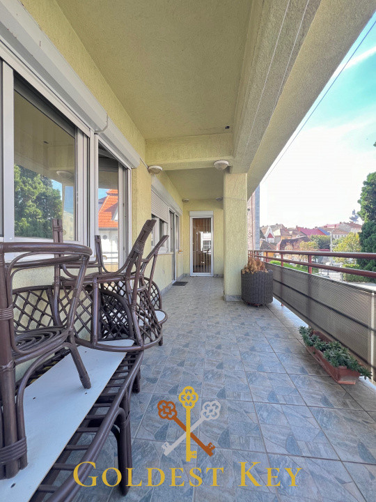 În centrul orașului! Apartament cu 4 camere și 2 terase! 80 mp utili