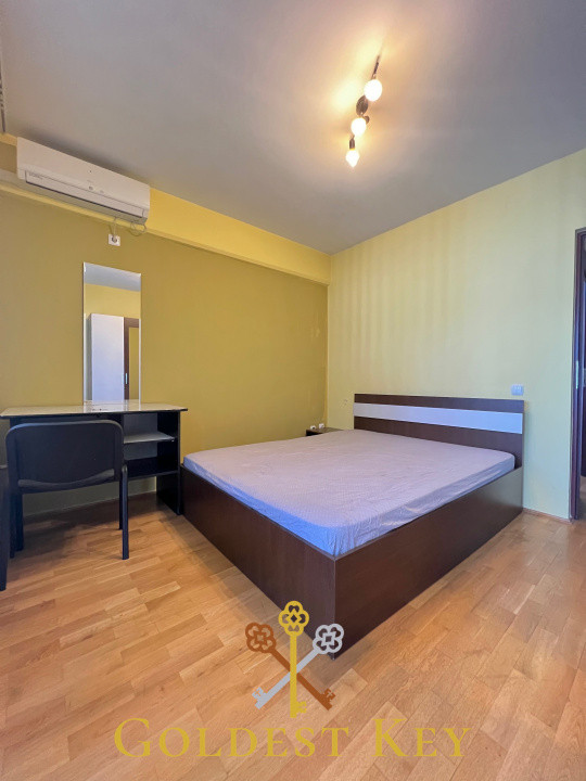 În centrul orașului! Apartament cu 4 camere și 2 terase! 80 mp utili