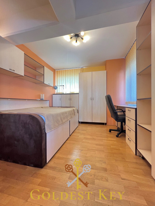 În centrul orașului! Apartament cu 4 camere și 2 terase! 80 mp utili