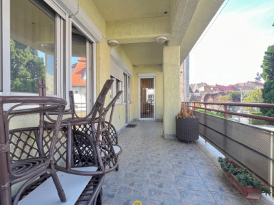 În centrul orașului! Apartament cu 4 camere și 2 terase! 80 mp utili