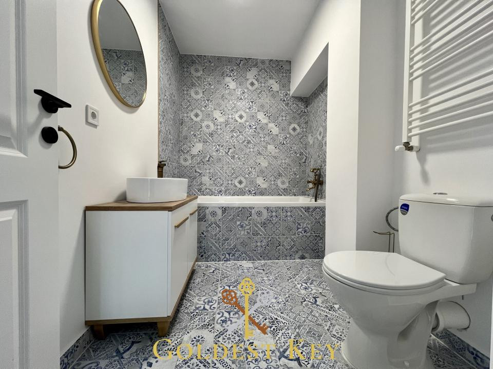 Apartament NOU cu 2 camere, balcon și parcare subterană 