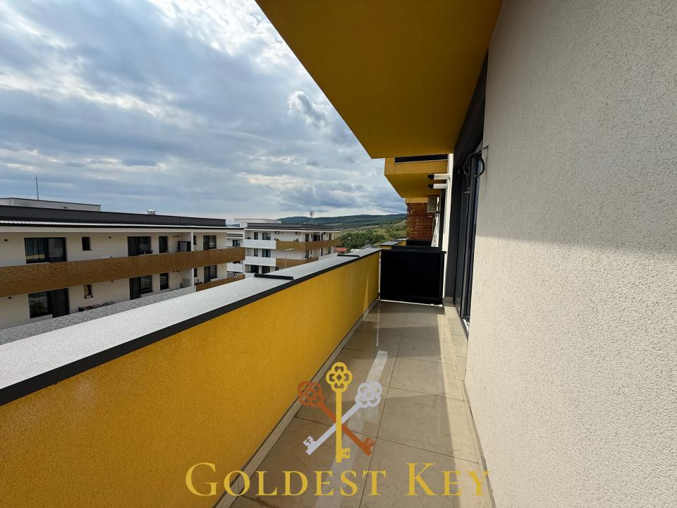 NOU - apartament cu 3 camere, 2 bai, balcon și 2 parcări 