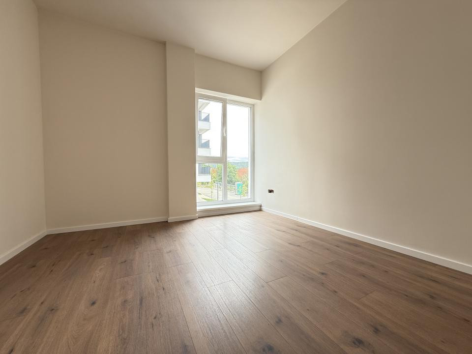 Apartament cu 3 camere, balcon și parcare exterioară. Bloc NOU