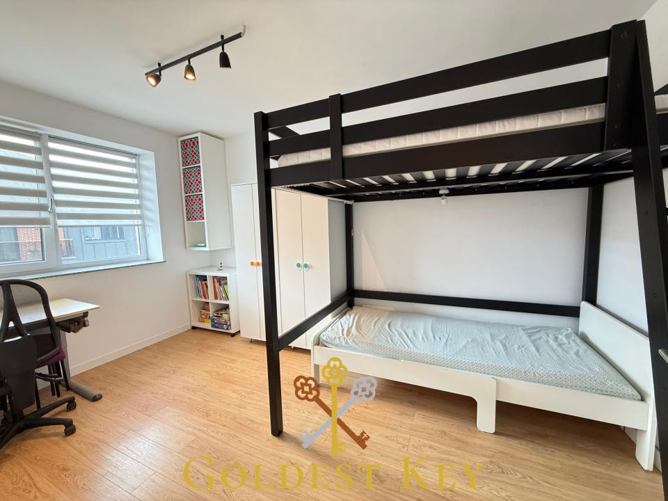 Apartament cu 2 camere, balcon, dressing, garaj, boxa