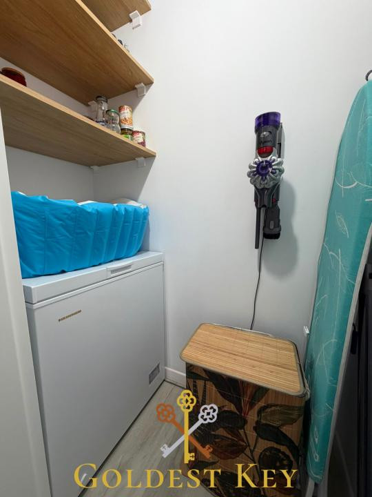 Apartament calitativ cu 3 camere, 2 băi, balcon, 2 garaje