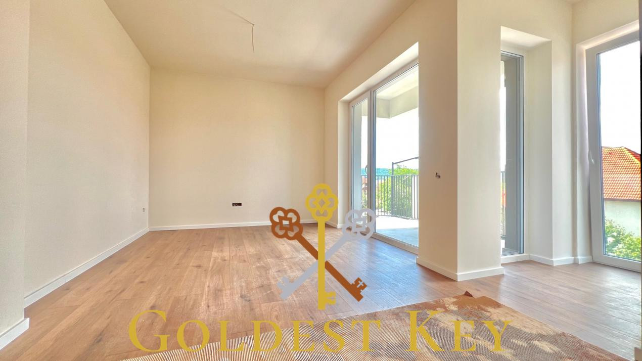Apartament cu 3 camere, balcon și parcare exterioară. Bloc NOU